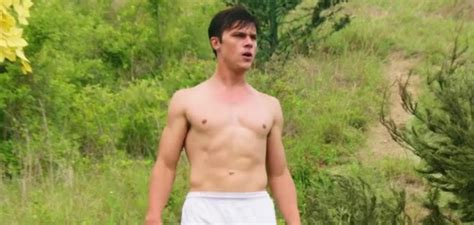 finn wittrock boyfriend.